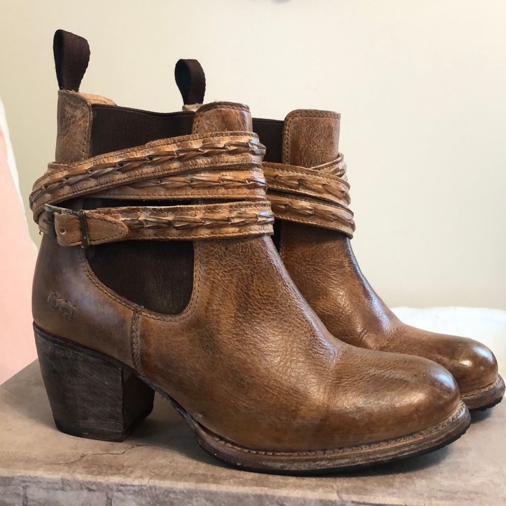 BedStu Boots - 7.5 rustic tan booties, worn once